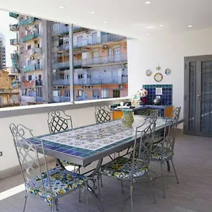Appartamento La Dukesca Chic, Napoli